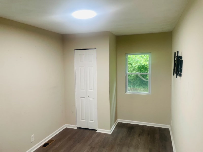 Building Photo - 2414 Cottage Ave