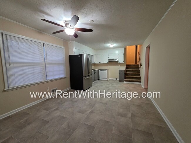 Building Photo - GREAT NEWS! 3 BEDROOM/ 2 BATH HOME WITH PARTIAL FINISHED BASEMENT