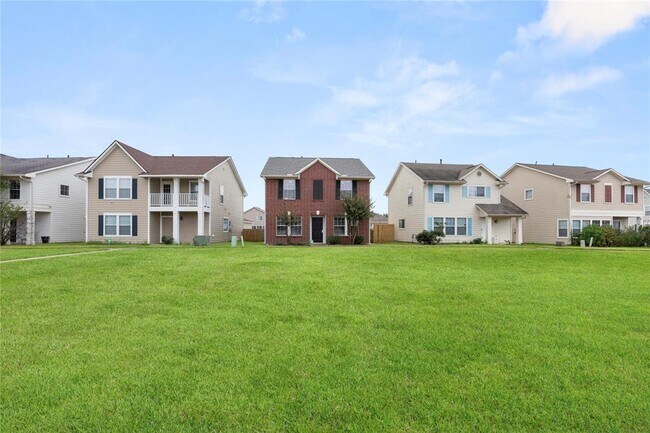 Primary Photo - 1011 Grassy View Dr