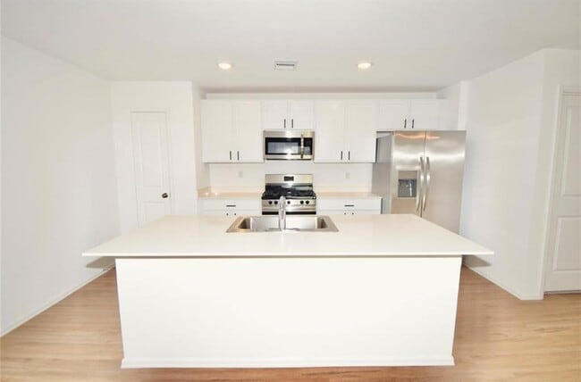 Building Photo - 702 Pleasant Pt Dr