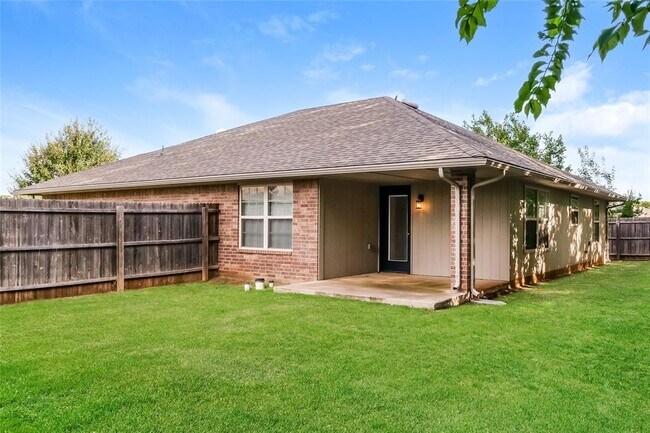 Building Photo - 1338 Selborne Pl