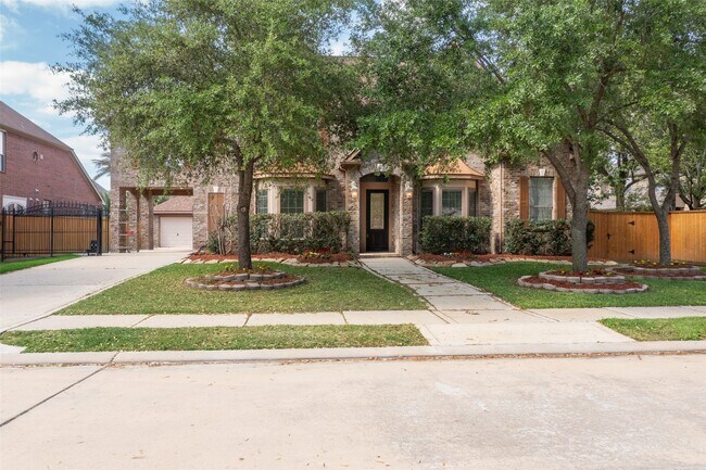 Building Photo - 25314 Greenwell Springs Ln