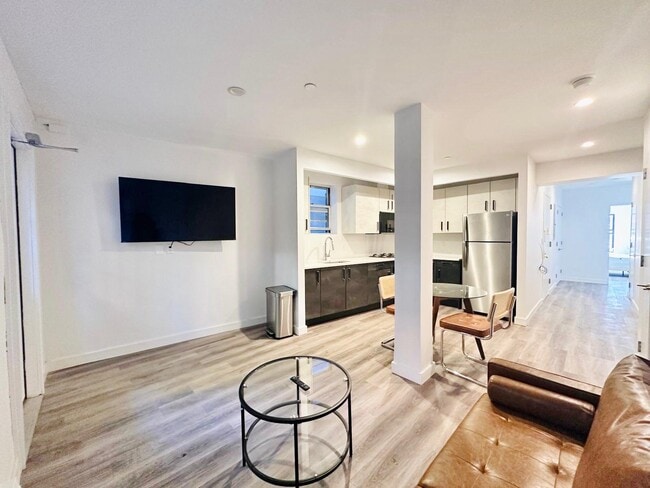 Building Photo - 287 Vanderbilt Ave