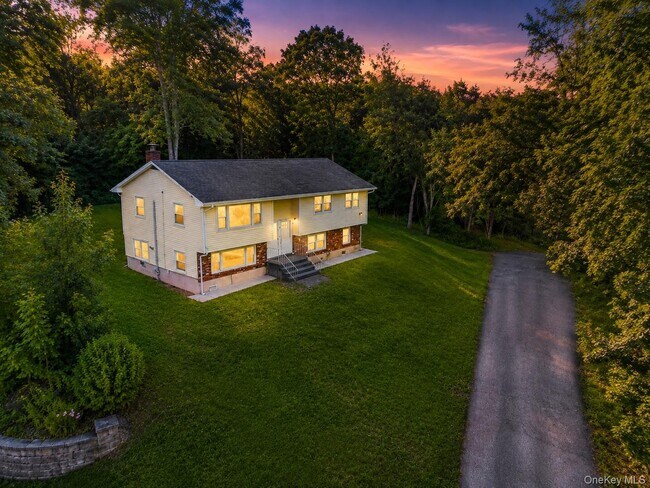 Building Photo - 43 Glenmere Homesites Rd