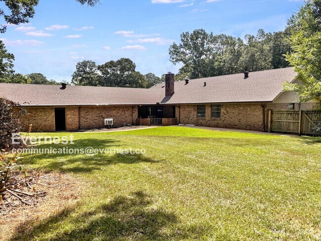 Building Photo - 37 Crossgates Dr