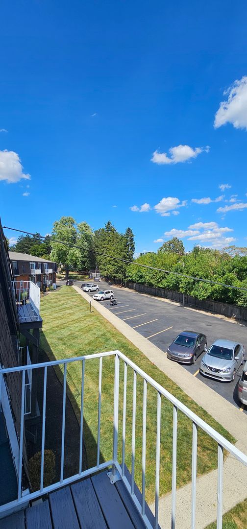 Building Photo - Spacious 1-Bedroom Apartment in Peaceful K...