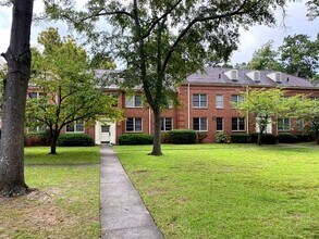 Building Photo - Heathwood / Shandon 1 bedroom condo just o...