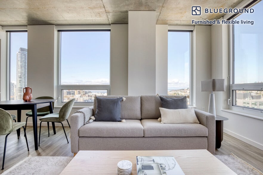 Building Photo - 210 8th Ave N