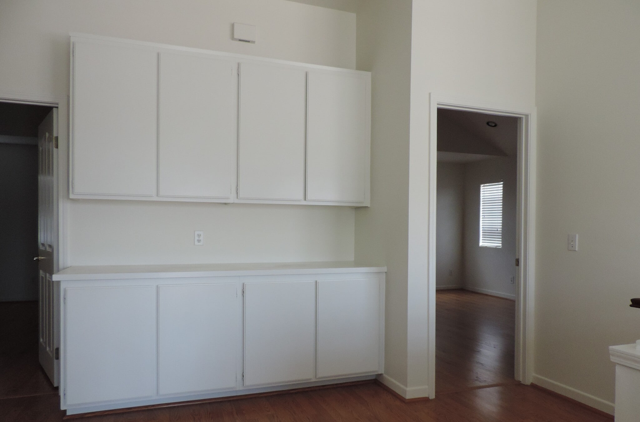 Building Photo - 1200 W 220th St