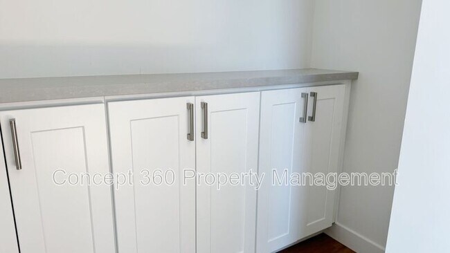 Building Photo - 940 E 43rd Pl