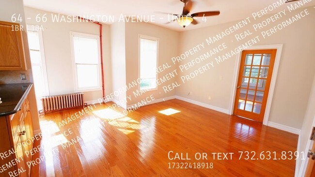 Building Photo - 2nd Floor Huge 1 BR 1 BA in Historic Old B...