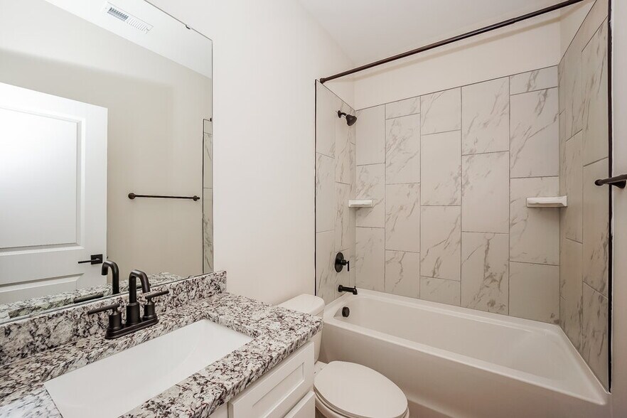 Building Photo - 146 Adams Tree Wy