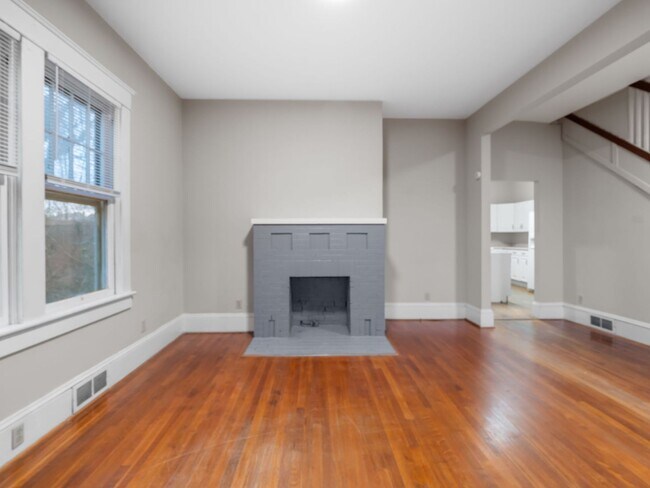 Building Photo - 115 Diamond Ave