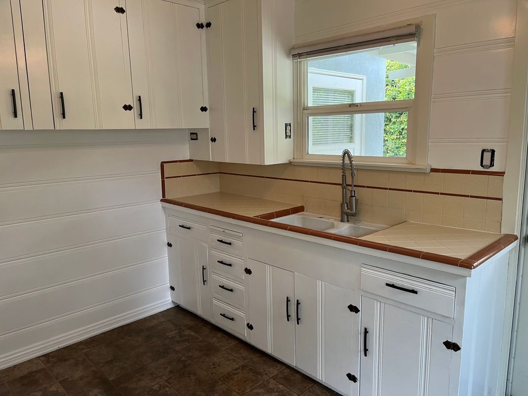 Building Photo - 147 N Florence St