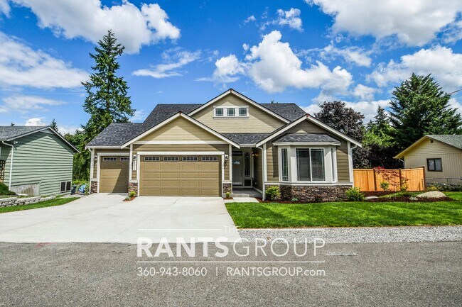 Building Photo - 3 Car Garage! Private Beach Access! Fantastic Location! I5 & shopping only 5 minutes away!