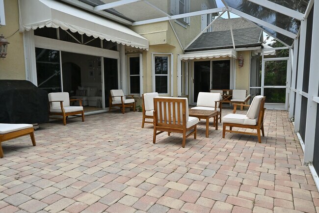 Building Photo - 12828 Meadowbreeze Dr