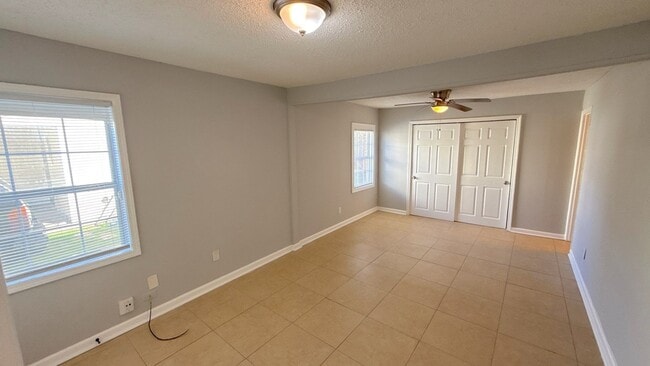 Building Photo - 3494 Cane Ridge Dr