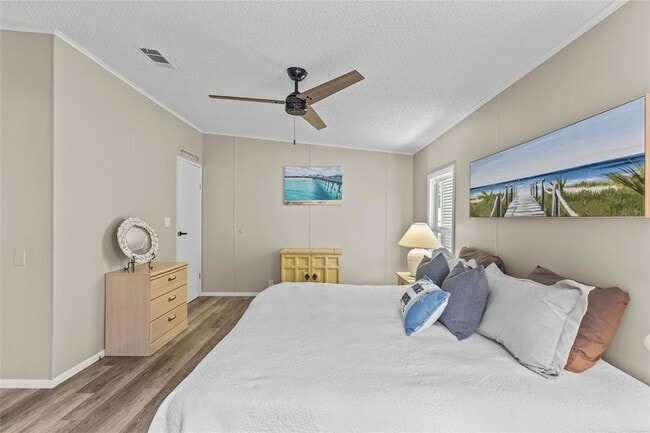 Building Photo - 611 La Jolla Cir