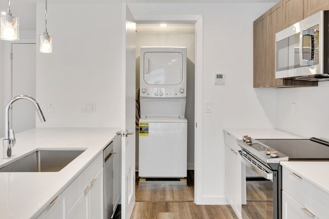 Building Photo - 1 Bedroom in Northern Liberties - Parking Available