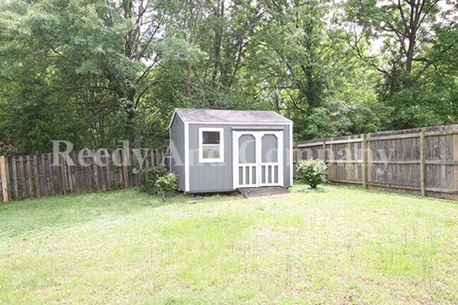 Building Photo - 3685 Bryn Mawr Dr