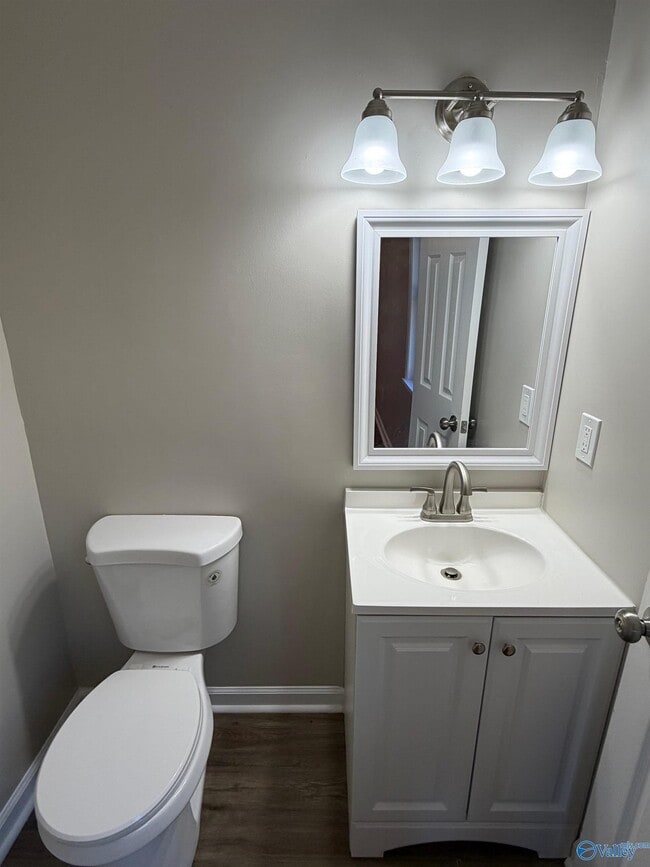 Building Photo - 117 Lucille Dr SW