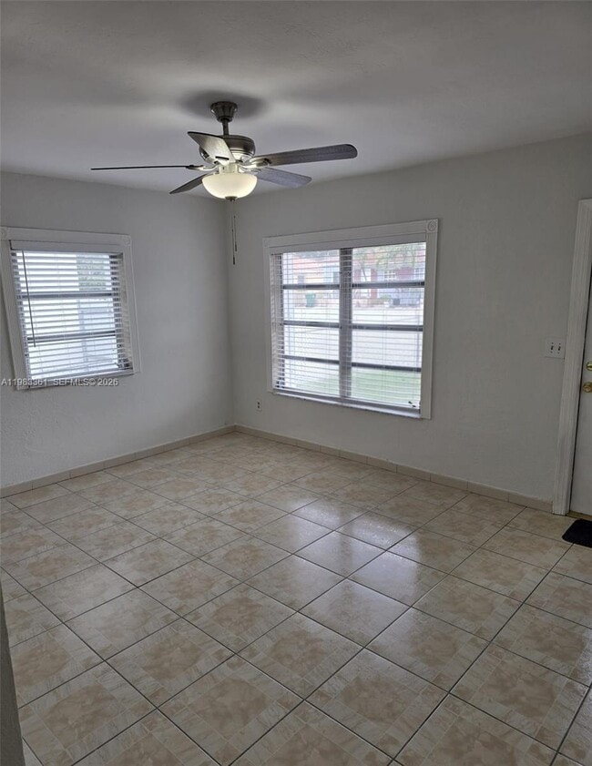 Building Photo - 2787 SW 34th Ct