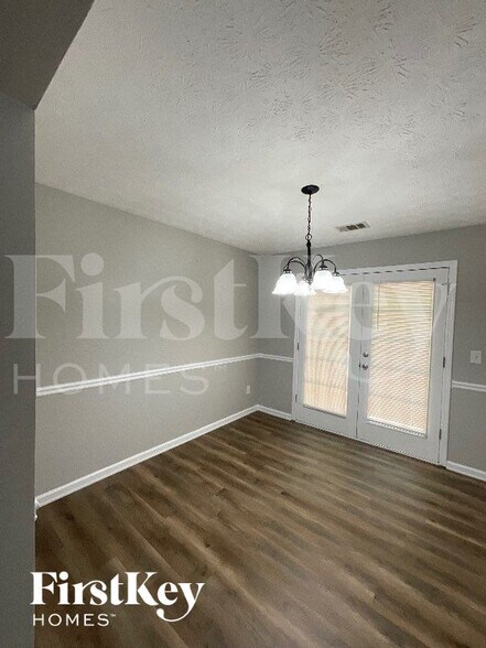 Building Photo - 1404 Lancaster Ct