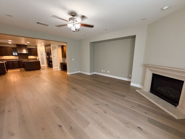 Building Photo - 6238 Murdock Way