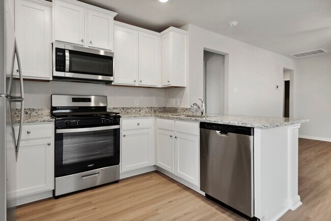 Building Photo - 15866 Berry Hl Dr