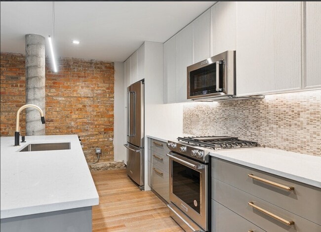 Building Photo - 1810 N Wells St