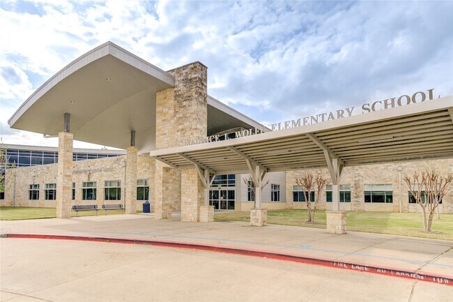 Building Photo - 15739 Fleetwood Oaks Dr