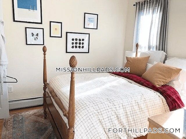 Building Photo - 127 Cedar St