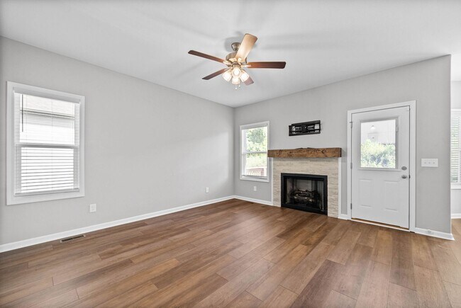 Building Photo - 54 E Fork Dr