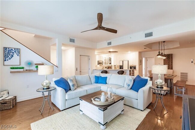 Primary Photo - 572 11th Ave S