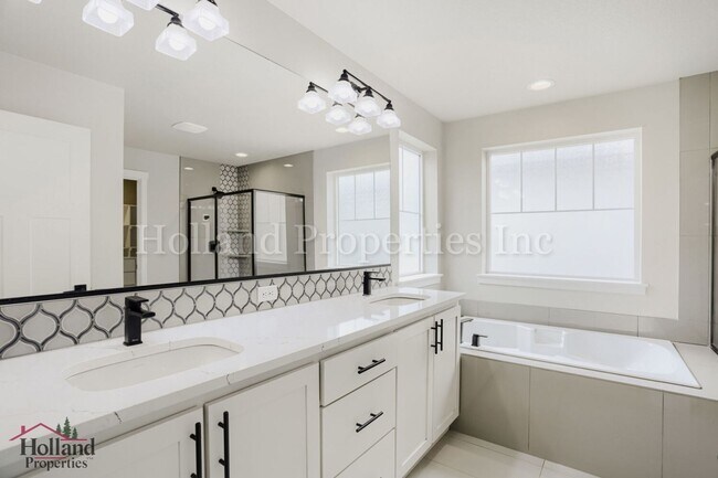 Building Photo - Spacious 3-Bedroom Home with Bonus Room in Desirable South Hillsboro! - Landscaping Included