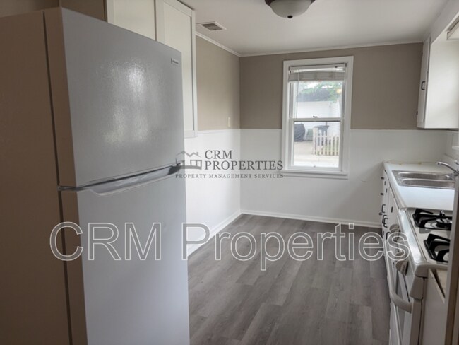 Building Photo - 1019 N McCann St