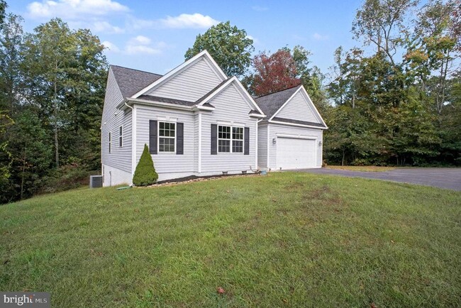 Building Photo - 8052 Buckthorne Run