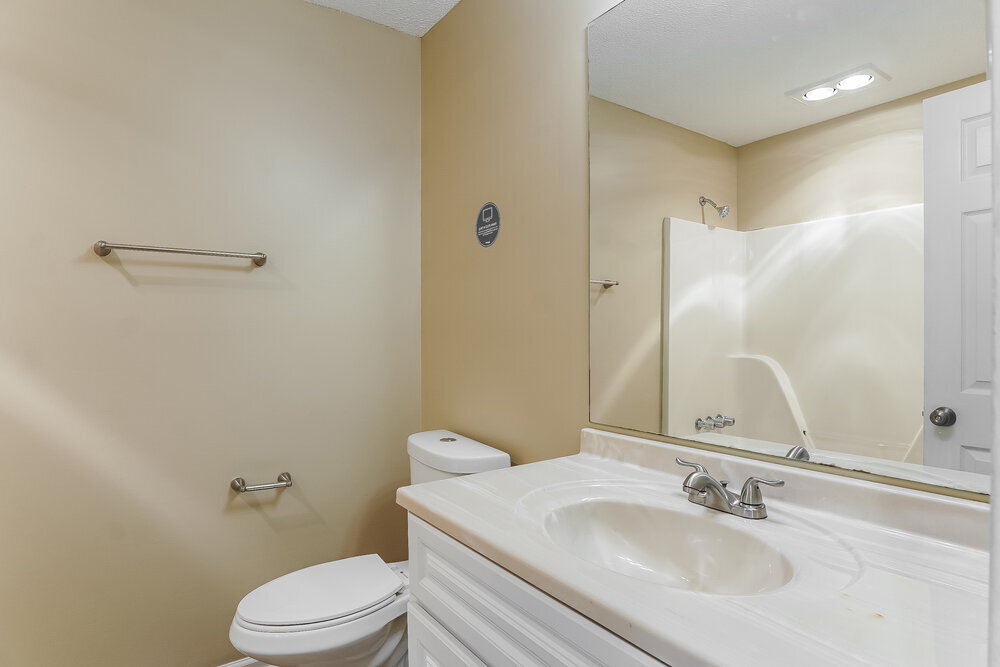 Building Photo - 5811 Willow Crest Dr