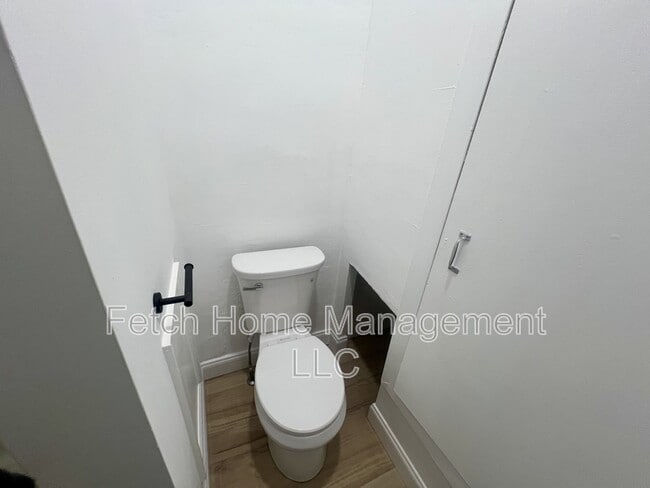 Building Photo - 312 N Reservoir St