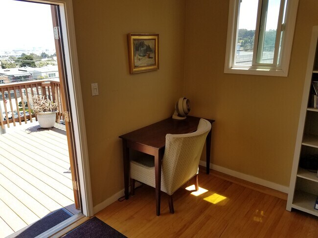 Sunroom - 295 Oxford St