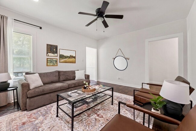 Building Photo - 1010 Long St