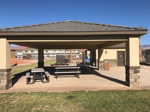Building Photo - Very nice Townhouse in Santa Clara, with a POOL!!