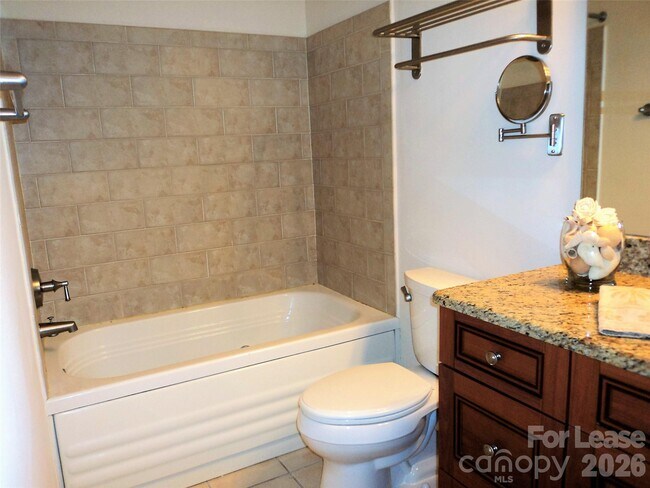 Building Photo - 300 W 5th St