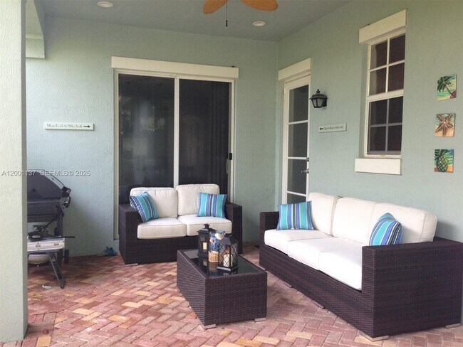 Building Photo - 184 W Bay Cedar Cir