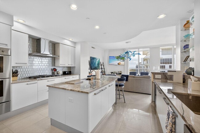 Building Photo - 3800 N Ocean Dr