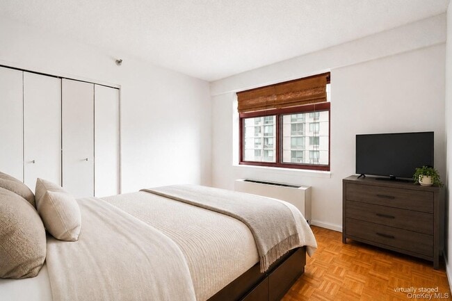 Building Photo - 4-74 48th Avenue Unit 4-V