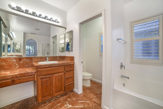 Building Photo - 10849 Brookfield Ave