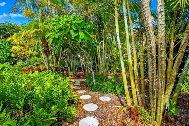 Building Photo - 9721 Majestic Way