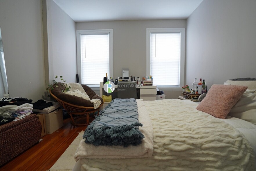 Building Photo - 4 Ashford Ct