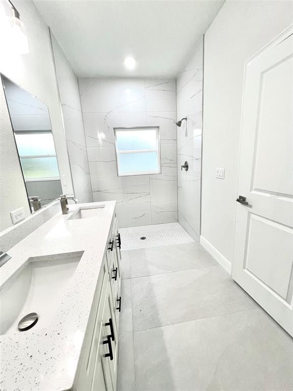 Building Photo - 5 Fisher Pl Dr